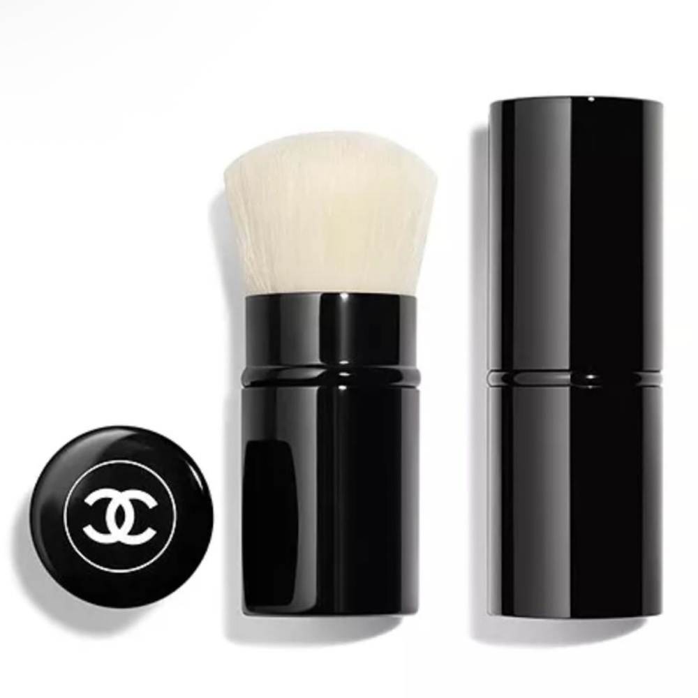 NIB CHANEL RETRACTABLE KABUKI BRUSH
